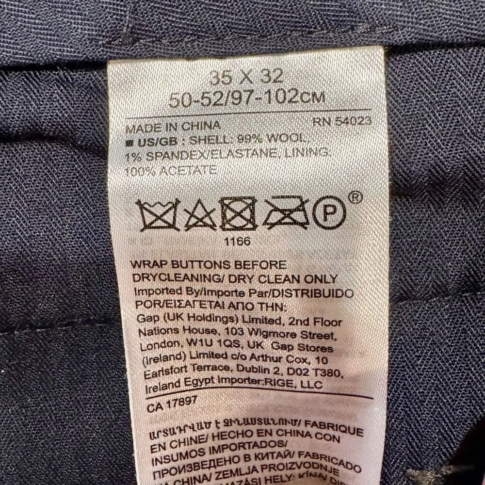 Banana Republic Medium Blue Wool 2 Piece Suit.  Marzotto fabric
